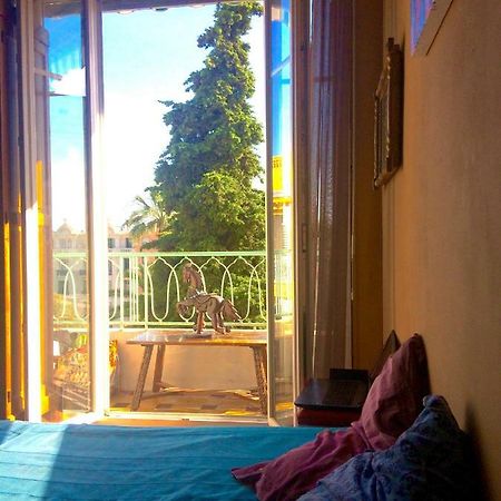 Home Stay - Baie Des Anges Nice Bagian luar foto